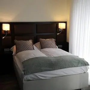 City Hotel